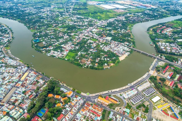 Photo vue aérienne de la ville de dau mot, province de binh duong, vietnam. il s'agit d'une ville nouvellement formée dans le sud-est du pays.