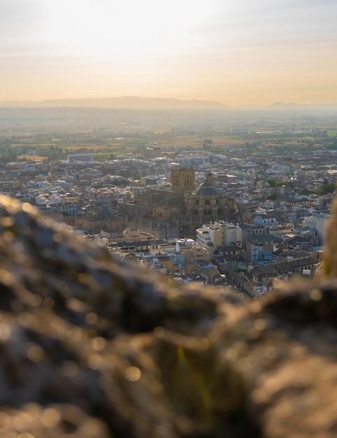 Vue aérienne de la ville de Grenade avec la cathédrale au centre