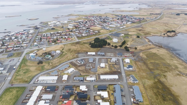 Vue aérienne de la ville de Hofn à hornafjordur en Islande