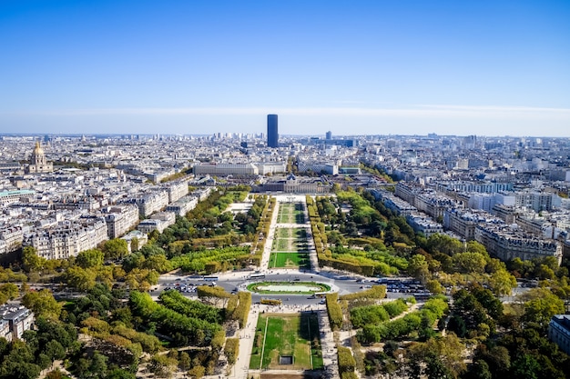 Vue aérienne de la ville de Paris depuis la Tour Eiffel, France