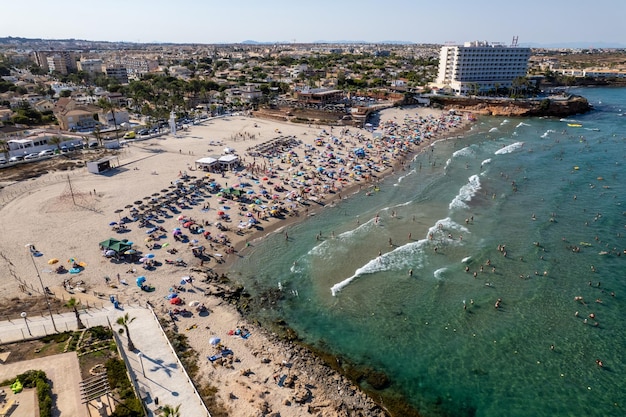 Vue aérienne de La Zenia Orihuela pendant la journée d'été ensoleillée