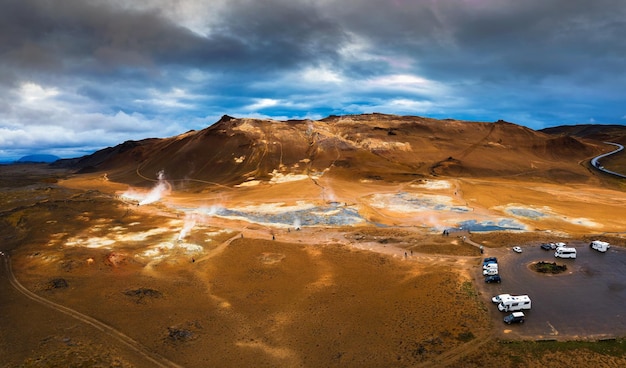 Vue aérienne de la zone géothermique de Hverir près du lac Myvatn en Islande