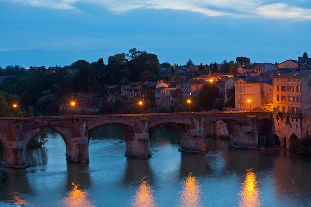 Vue de l'Albi France la nuit prise de vue horizontale