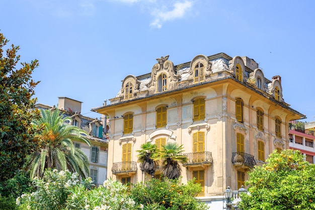 Vue sur les anciens appartements anciens