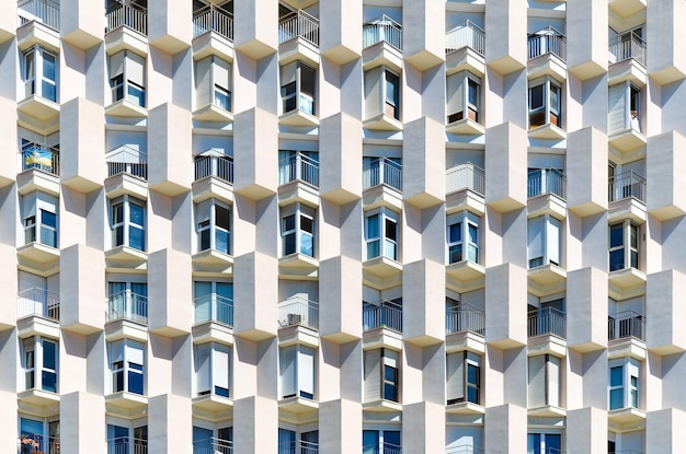 Vue à angle bas du bâtiment moderne