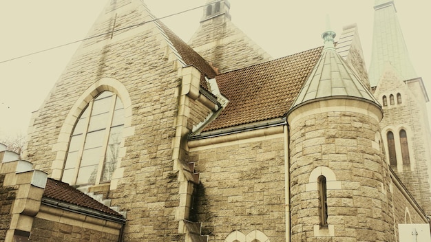 Photo vue d'angle bas de l'église