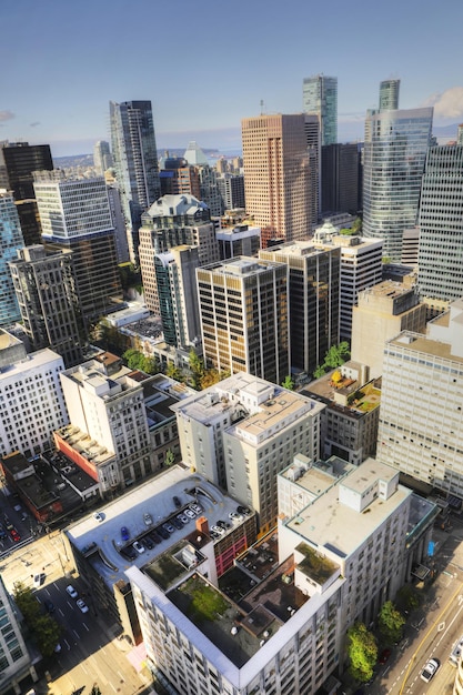 Vue d'angle élevé des bâtiments de la ville contre le ciel.