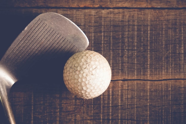 Vue d'angle élevé des boules sur la table