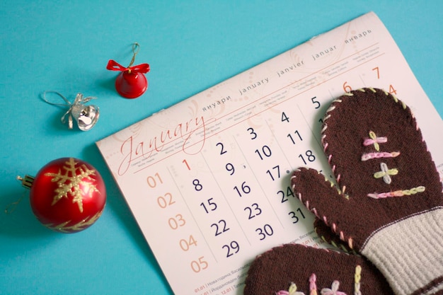 Vue d'angle élevé du calendrier gants d'hiver décoration de Noël