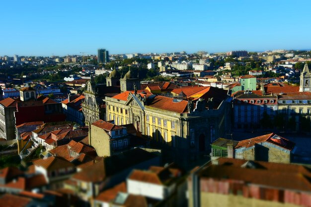 Vue d'angle élevé du paysage urbain contre un ciel clair