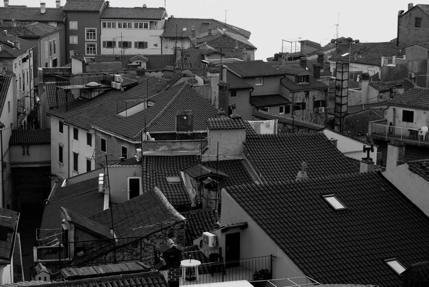 Photo vue d'angle élevé du paysage urbain contre le ciel