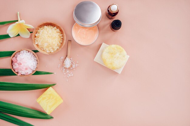 Vue d'angle élevé du petit déjeuner sur la table