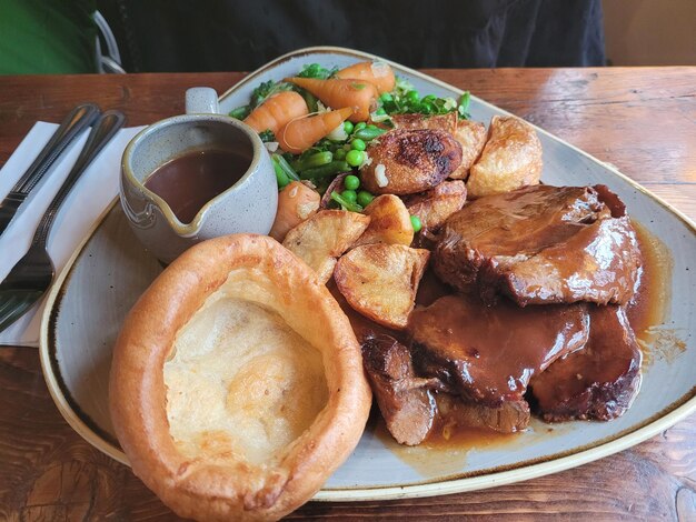 Photo vue d'angle élevé du sunday roast anglais