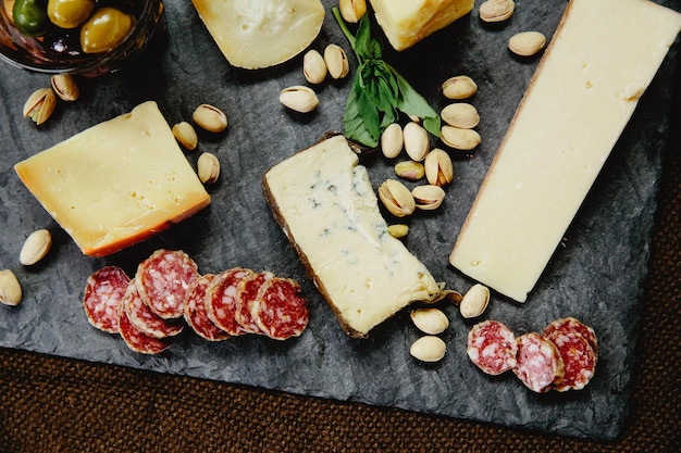 Vue d'angle élevé de la nourriture sur la table