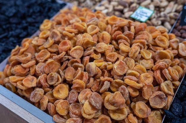 Photo vue d'angle élevé de la nourriture à vendre au stand du marché