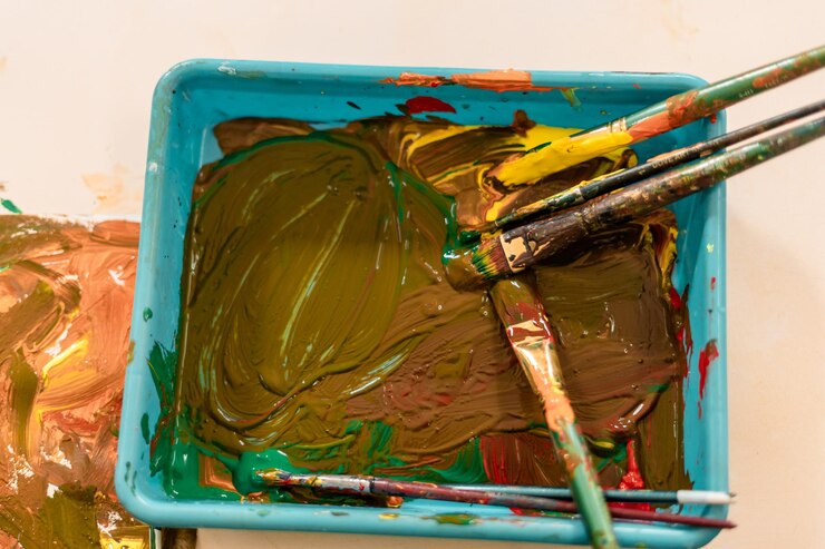 Photo vue d'angle élevé de la peinture sur la table.