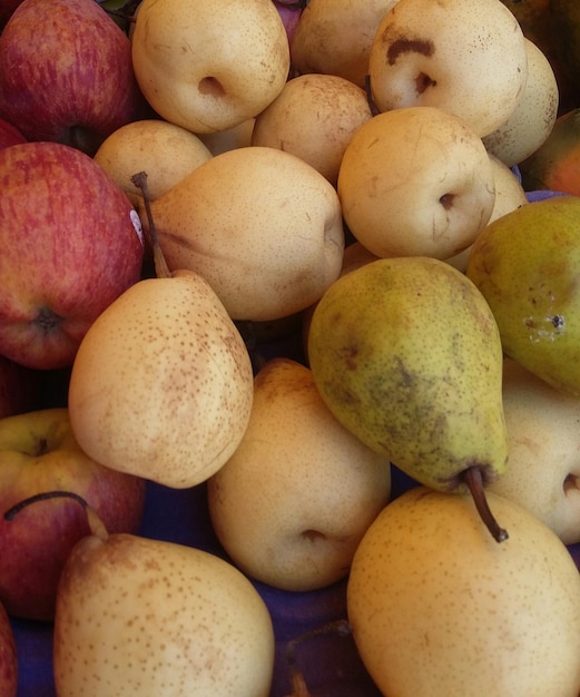 Photo vue d'angle élevé des poires et des pommes