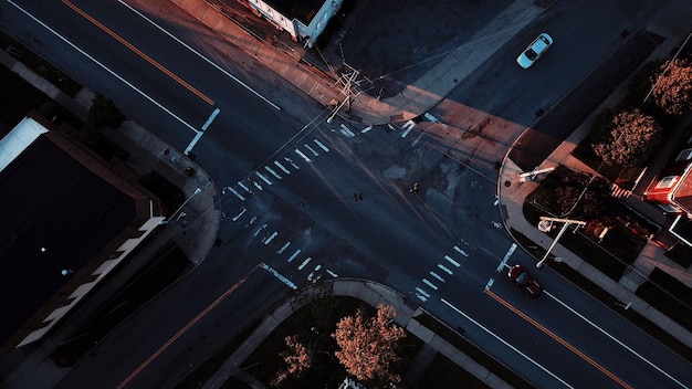 Vue d'angle élevé de la route en ville