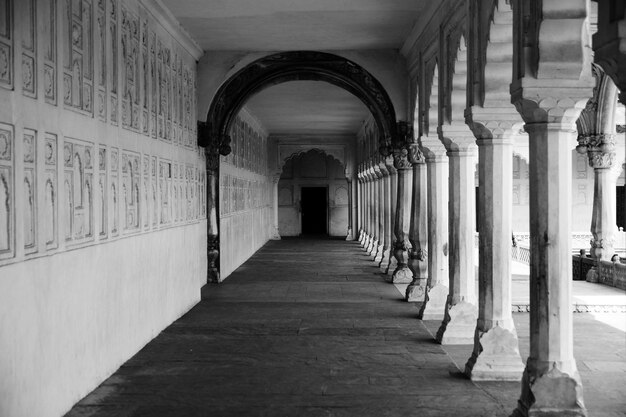 Photo vue arrière de l'ancien couloir