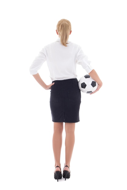 Photo vue arrière de la femme d'affaires avec ballon de football isolé sur blanc