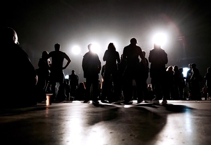 Photo vue arrière de la foule pendant le festival de musique