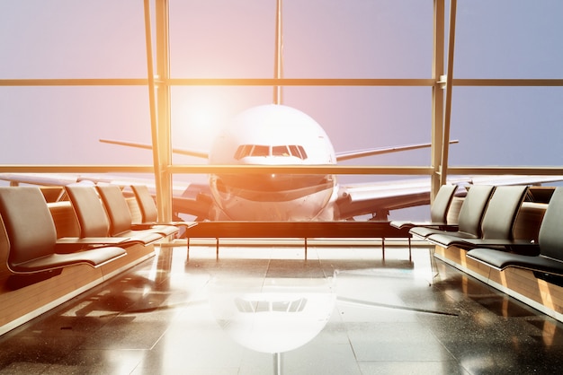 Vue d&#39;avion du salon de l&#39;aéroport dans le terminal de l&#39;aéroport.