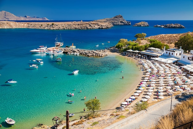 Vue sur la baie de Lindos et la plage, Rhodes, Grèce