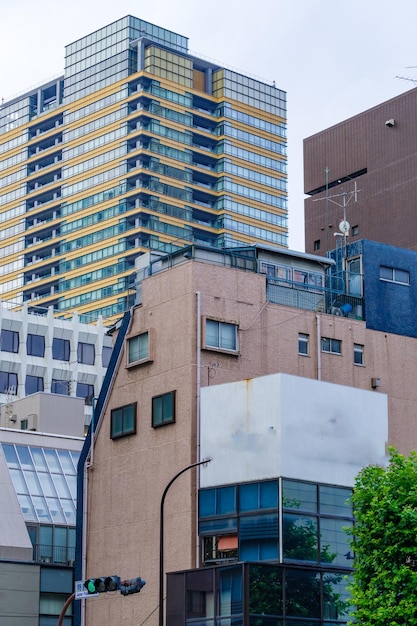 Vue à bas angle d'un bâtiment moderne contre le ciel