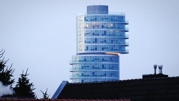 Vue à bas angle du bâtiment sur un ciel dégagé