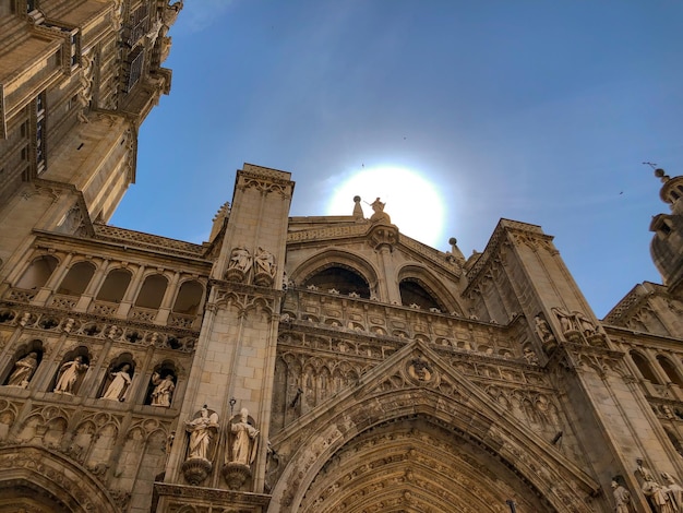 Vue en bas angle du bâtiment historique contre le ciel