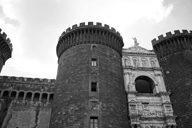 Photo vue à bas angle du bâtiment historique contre le ciel