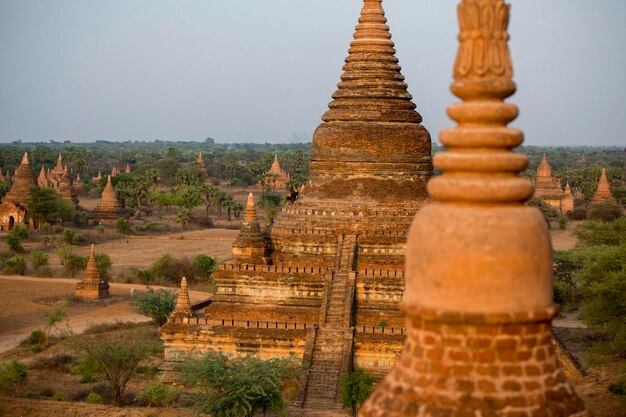 Photo vue à bas angle du temple contre le ciel