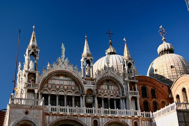 Vue sur la Basilique de San Marco et sur la piazza San Marco à Venise Italie