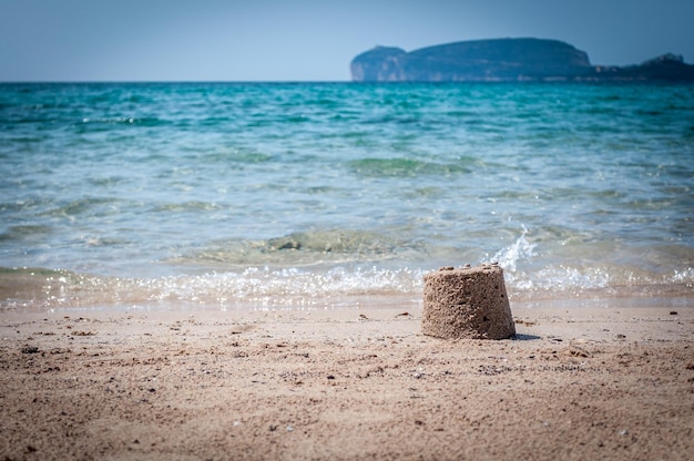 Vue de Capo Caccia depuis la plage de Mugoni