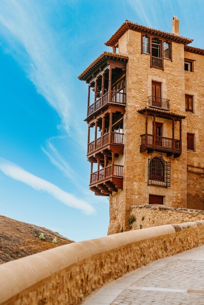 Vue de la Casa Colgadas Hung Houses sur le ravin de la rivière Huecar à Cuenca, Espagne