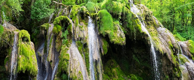 Photo vue célèbre des cascades des tufs en france