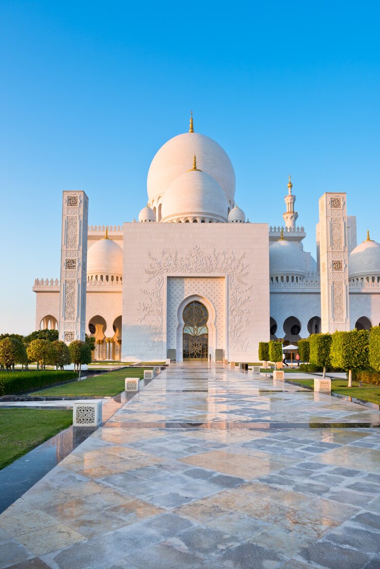 Photo vue de la célèbre mosquée blanche sheikh zayed à abu dhabi, émirats arabes unis