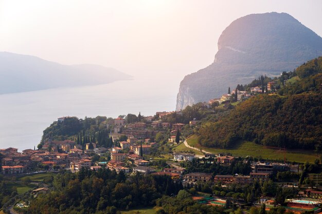 Vue sur la célèbre petite ville de Tremosine