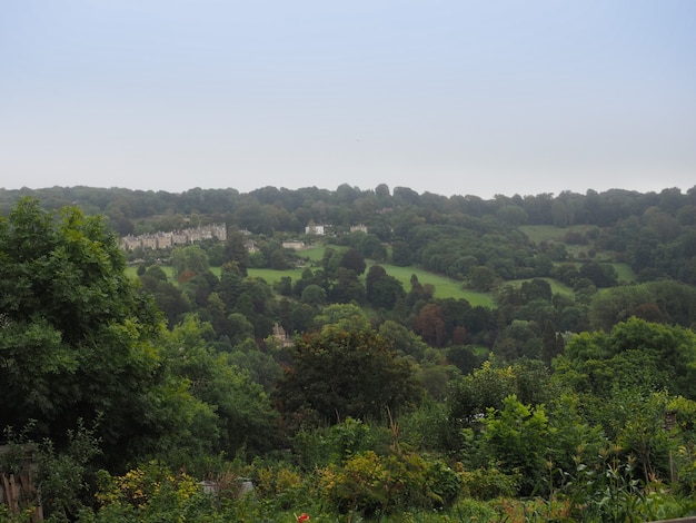 Vue sur les collines de la ville de Bath