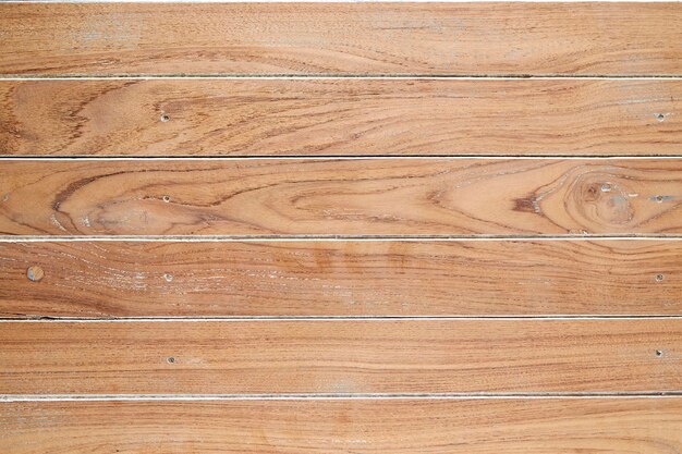 Vue complète du plancher en bois dur