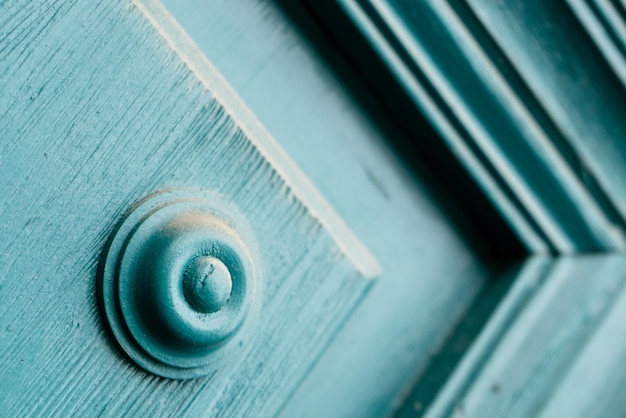 Photo vue complète de la porte en bois