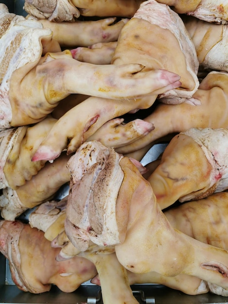 Photo vue complète de la viande à vendre sur le marché