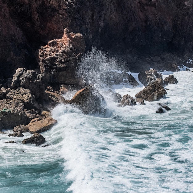 Vue sur la côte de l'océan destination de voyage et de vacances idéale