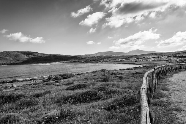 Vue sur la côte et la plage sardes