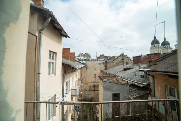 Une vue depuis le balcon d'une maison de la ville de goshen.