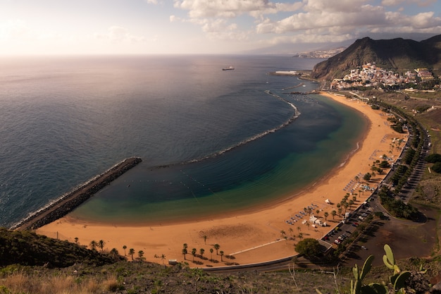 Vue depuis la plage de San Andres et Las Teresitas à Santa Cruz de Tenerife, Îles Canaries, Espagne.