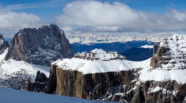 Vue depuis Sass Pordoi dans la partie supérieure du Val di Fassa