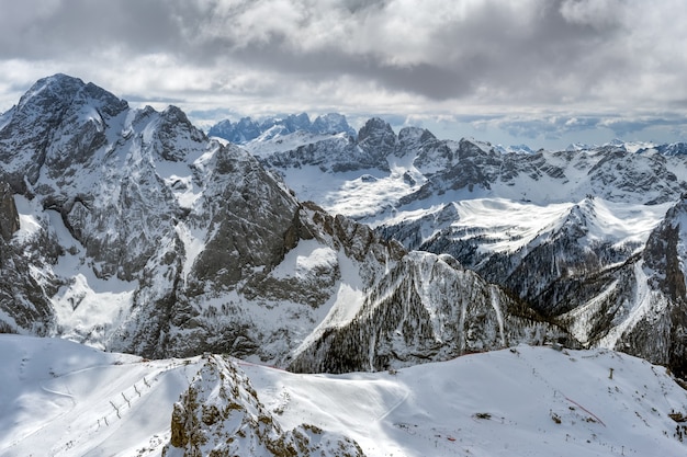 Vue depuis Sass Pordoi dans la partie supérieure du Val di Fassa