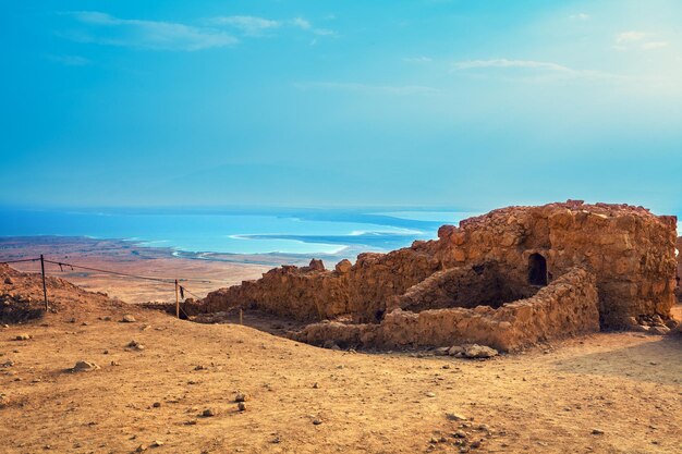 Vue sur le désert de Judée depuis le mont Yair Ein Gedi Israël Ruines de la forteresse de Massada