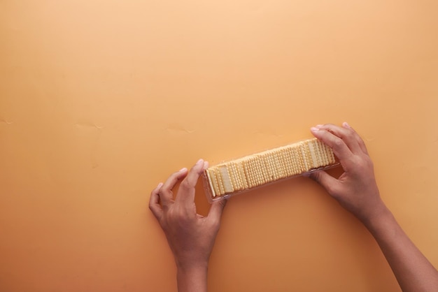 Vue de dessus des biscuits sucrés cueillis à la main